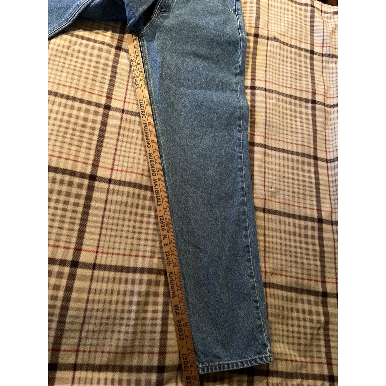 Carhartt B17 Jeans Men’s 36x34 Denim Med Wash Workwear Travel Outdoor Blue Cotton