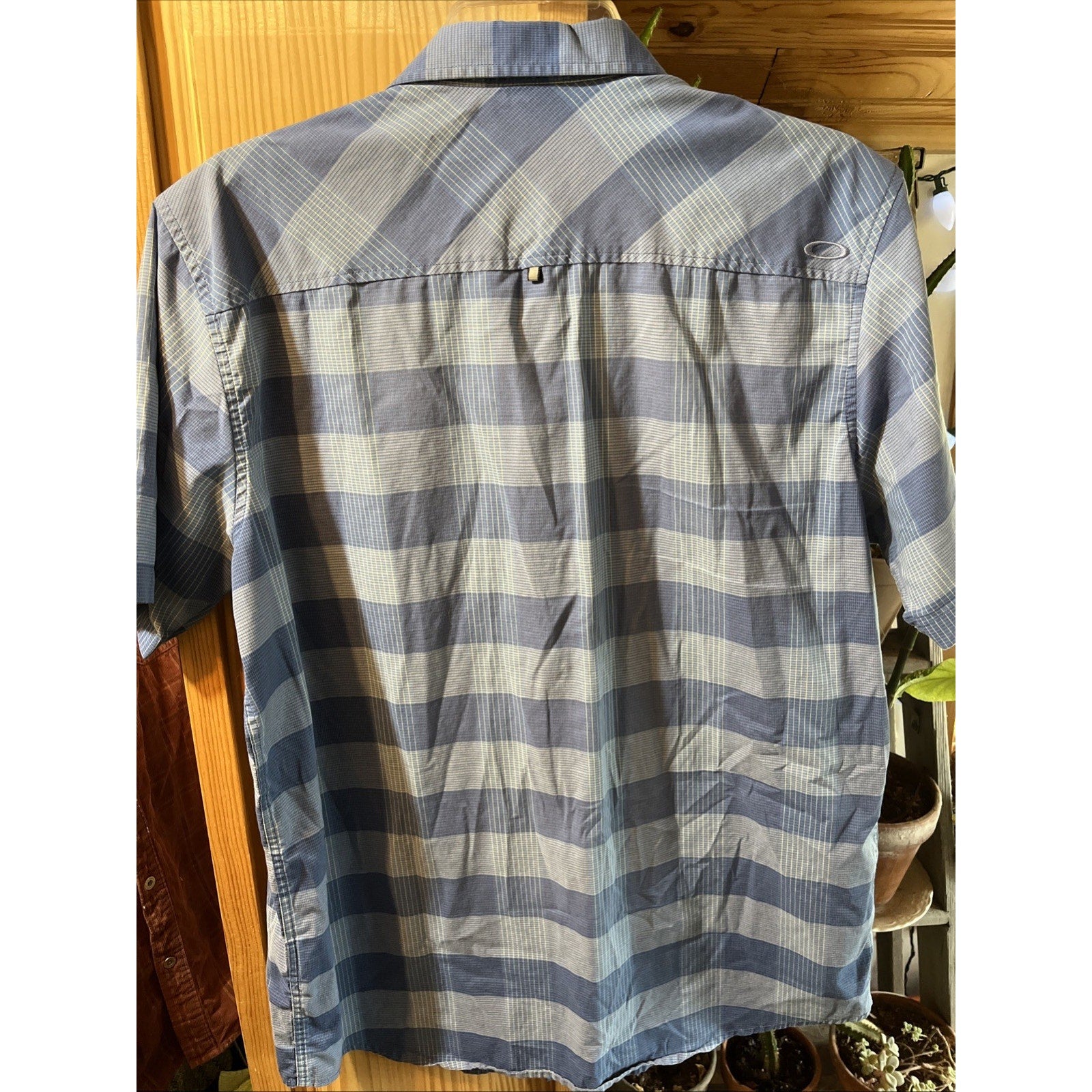 Oakley Shirt Mens Blue Casual Large Short Sleeve Button Up Plaid Hiking Fishing