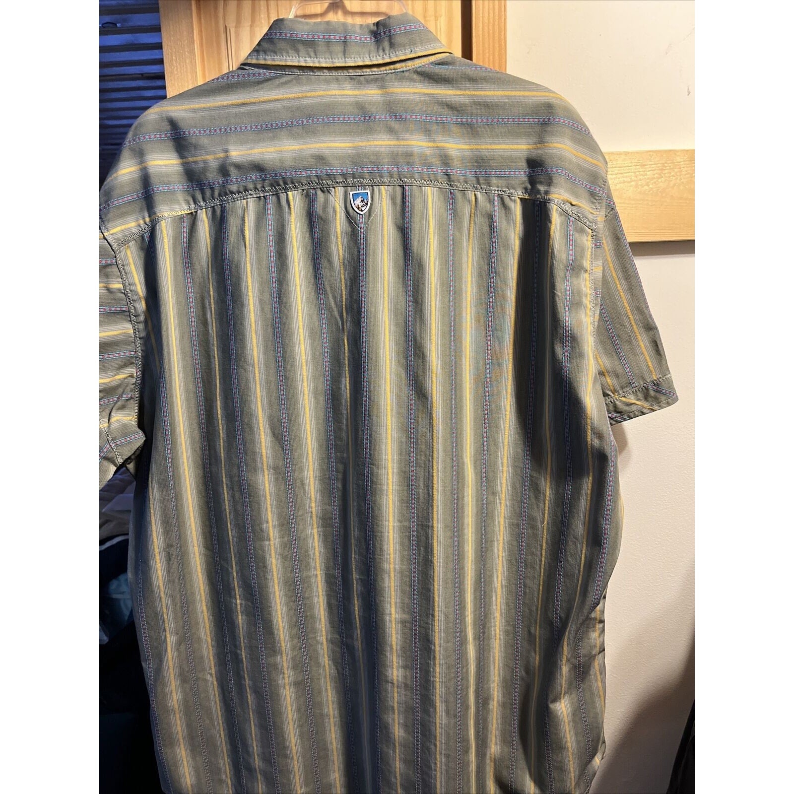 Kuhl Men's Sz L Gray Striped Button Down Short Sleeve Pocket Cotton Poly Shirt