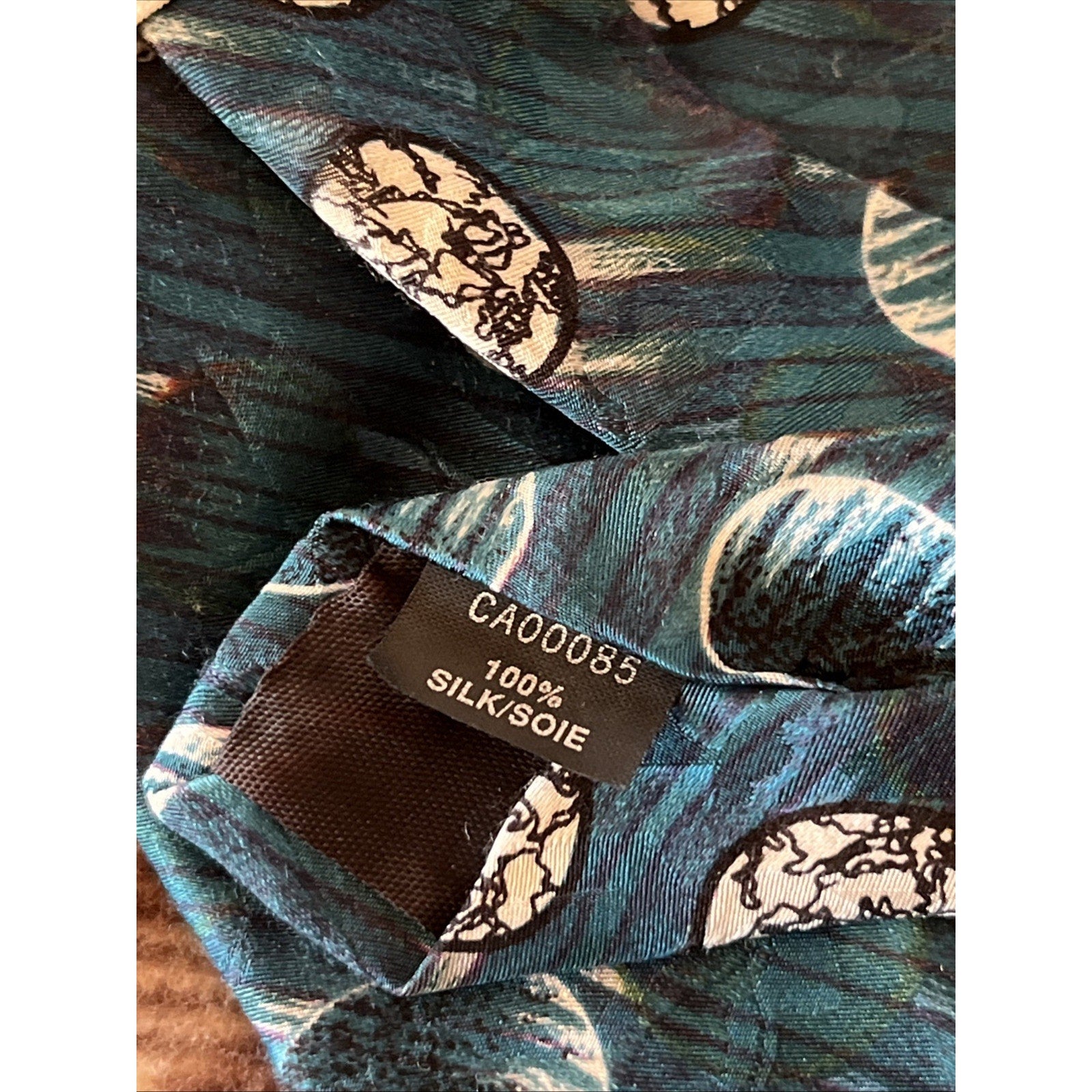Club International By Par Tip Top Tie Vtg 100% Silk Canadian Fabric Blue Moon
