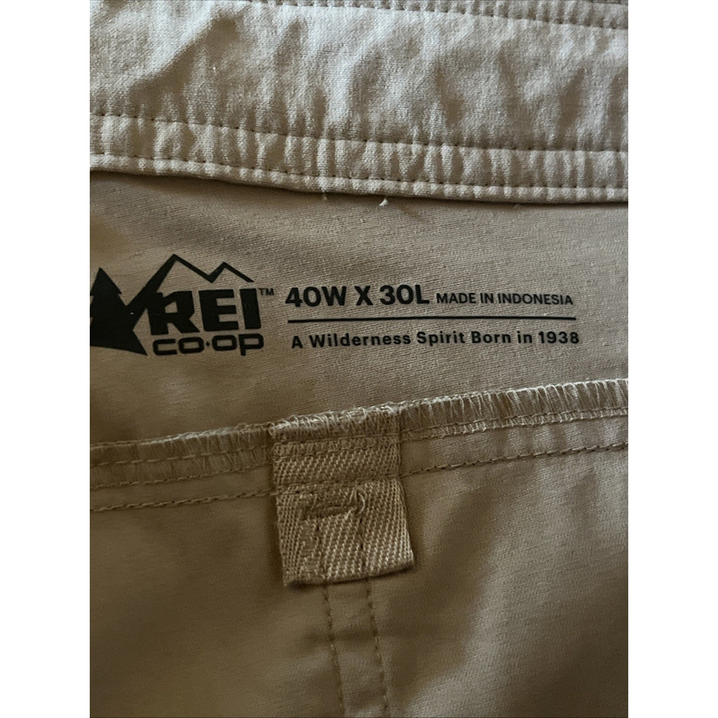 REI CO-OP Mens TRAILMADE PANTS Sz 40x30 Mushroom Taupe UPF 50 Cargo Hiking NWT