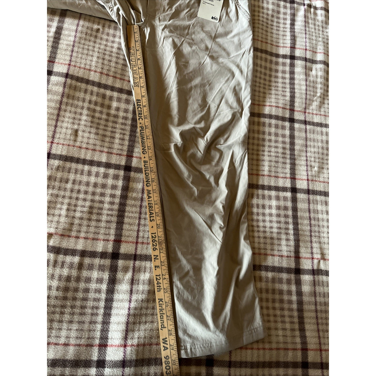 REI CO-OP Mens TRAILMADE PANTS Sz 40x30 Mushroom Taupe UPF 50 Cargo Hiking NWT