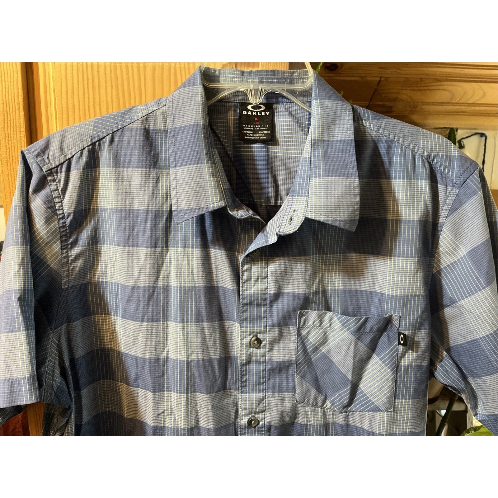 Oakley Shirt Mens Blue Casual Large Short Sleeve Button Up Plaid Hiking Fishing