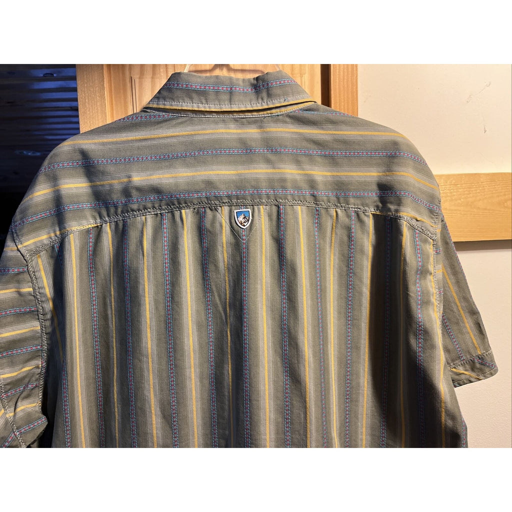 Kuhl Men's Sz L Gray Striped Button Down Short Sleeve Pocket Cotton Poly Shirt