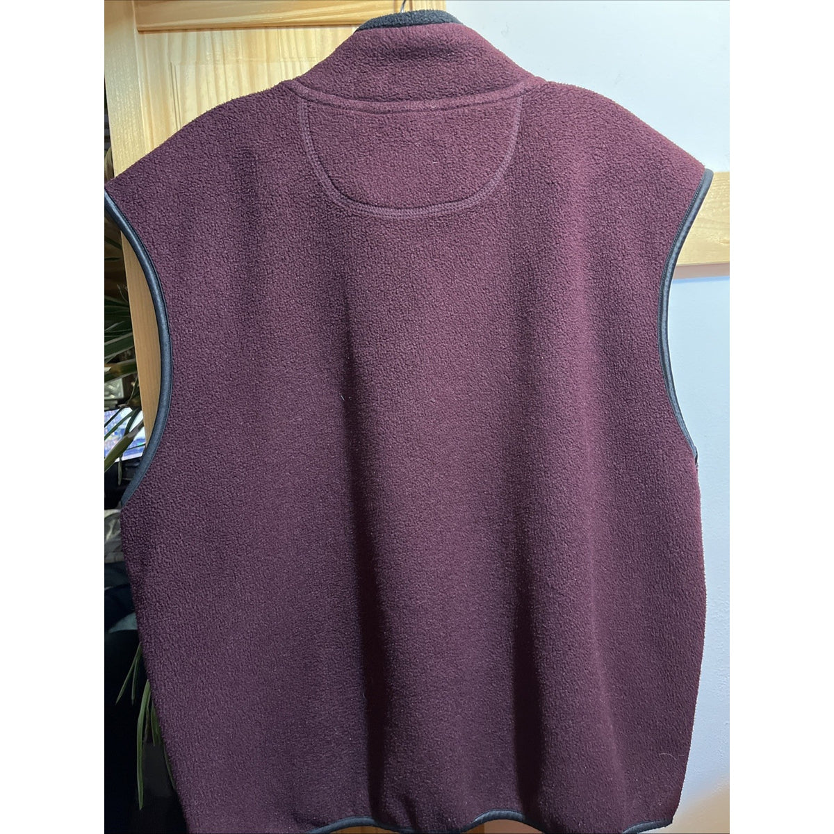 Champion Men’s Large Burgundy Red Fleece Vest Polyester Full Zip Outdoor Travel