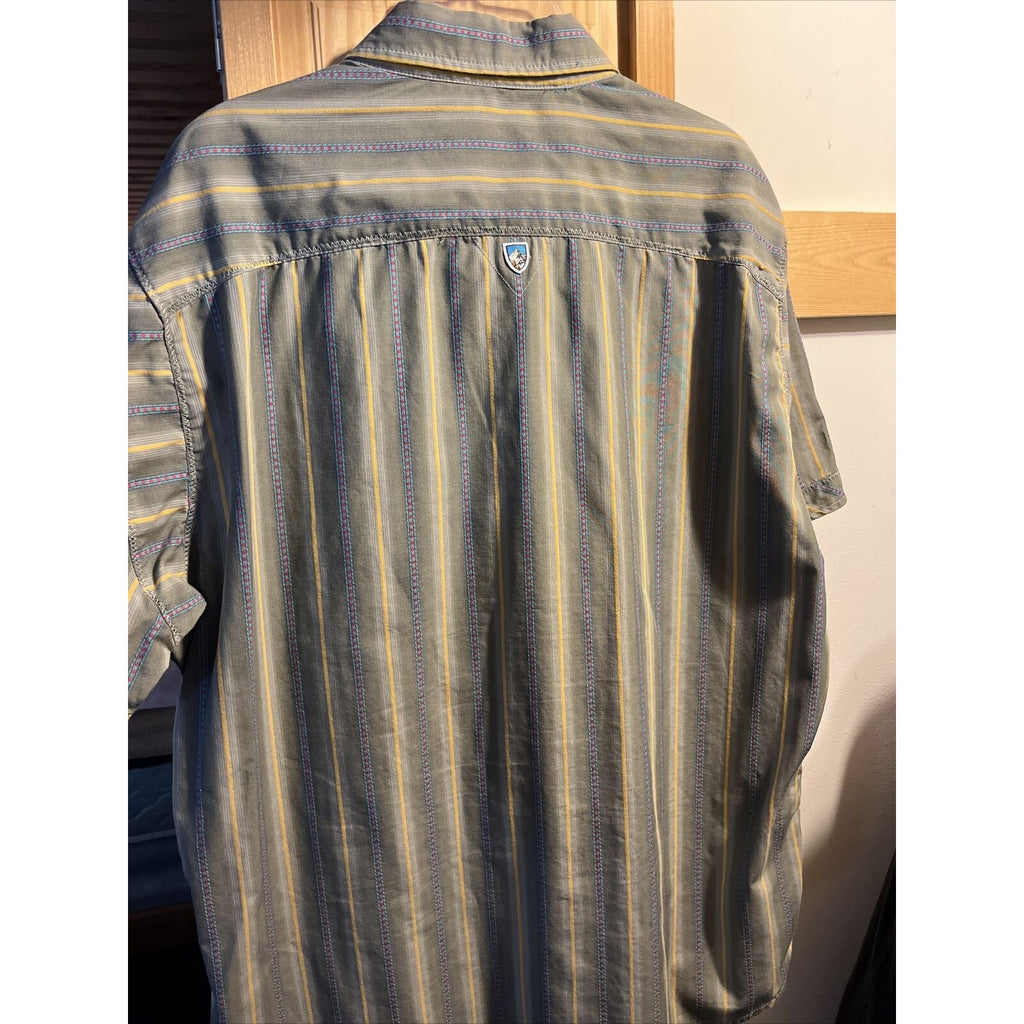 Kuhl Men's Sz L Gray Striped Button Down Short Sleeve Pocket Cotton Poly Shirt