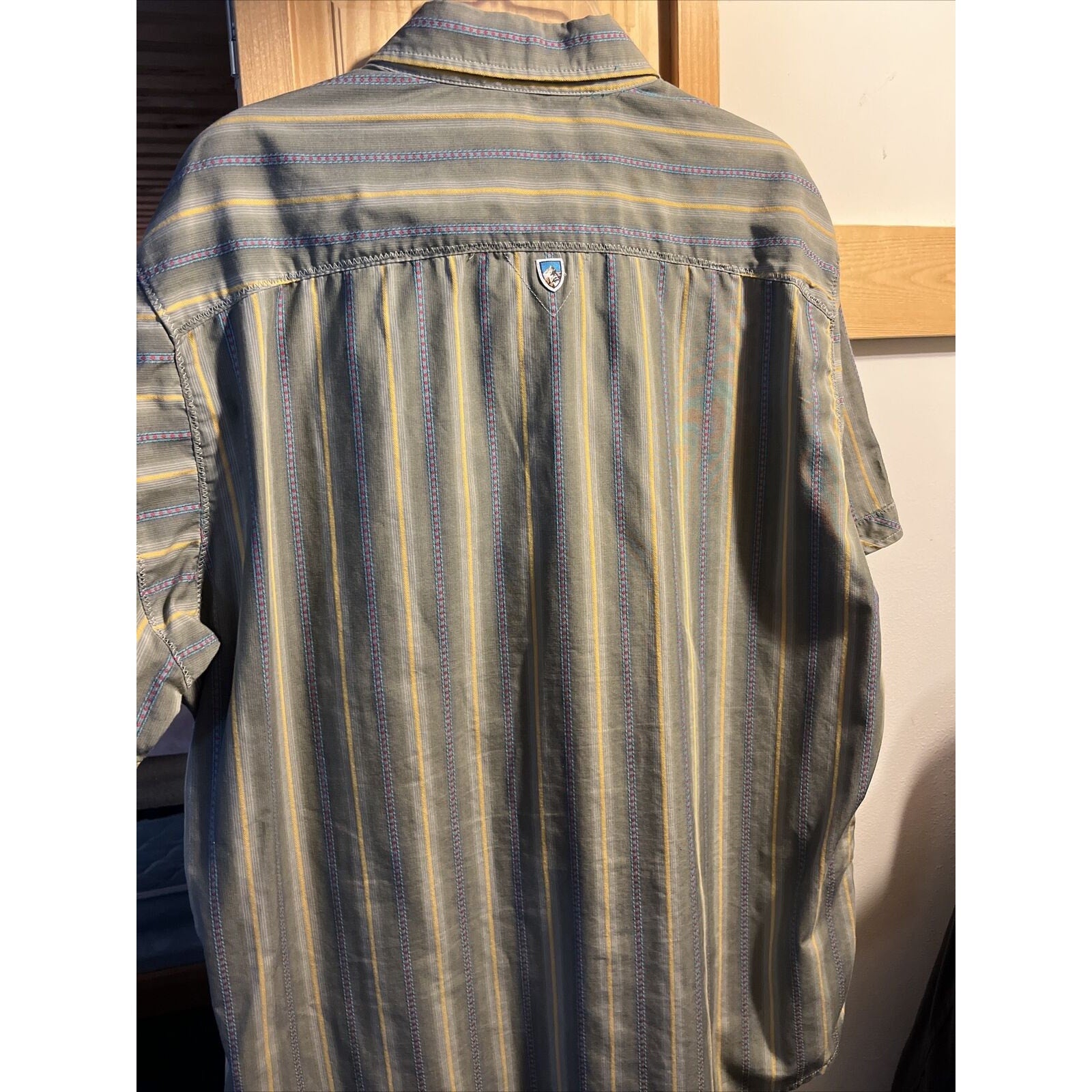 Kuhl Men's Sz L Gray Striped Button Down Short Sleeve Pocket Cotton Poly Shirt