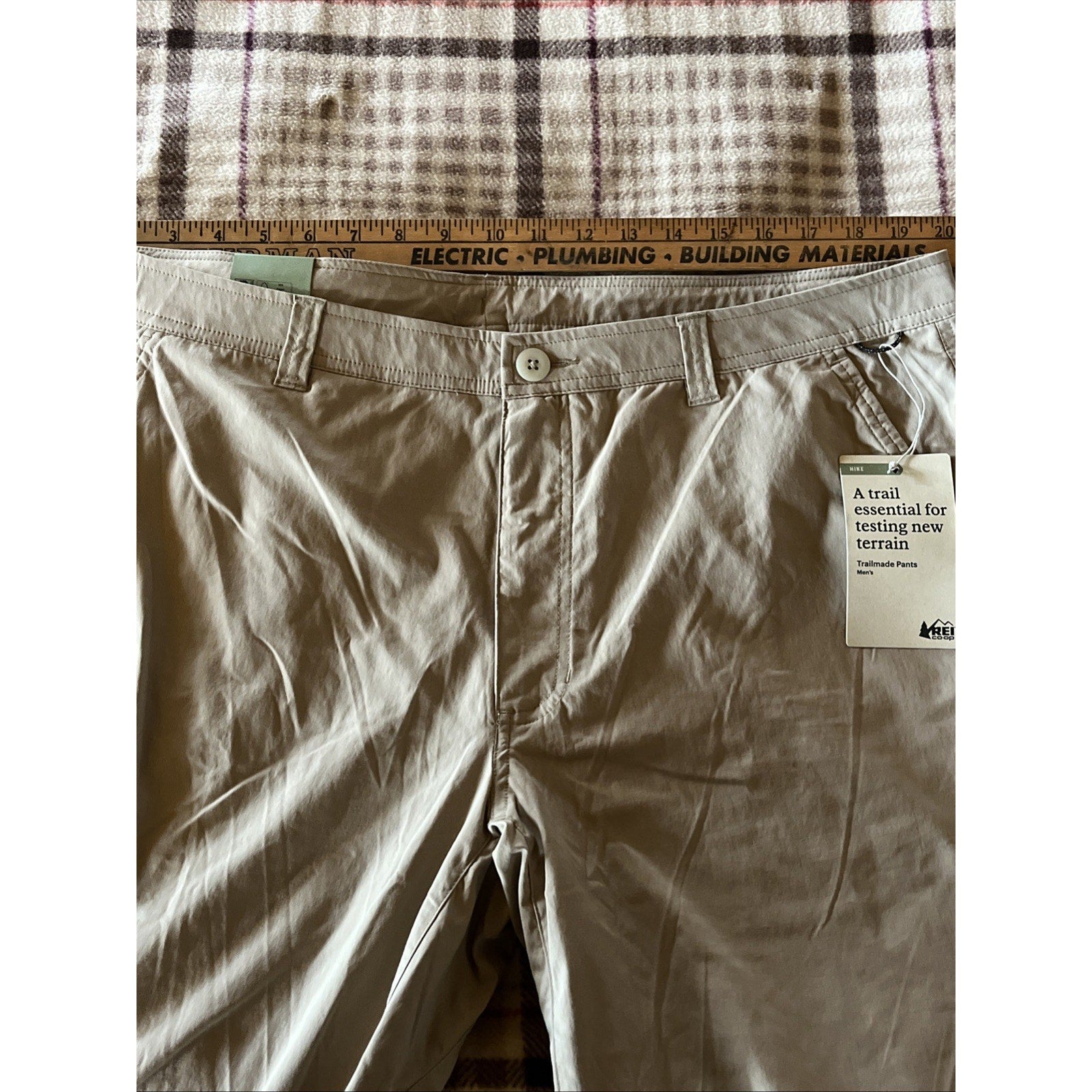 REI CO-OP Mens TRAILMADE PANTS Sz 40x30 Mushroom Taupe UPF 50 Cargo Hiking NWT