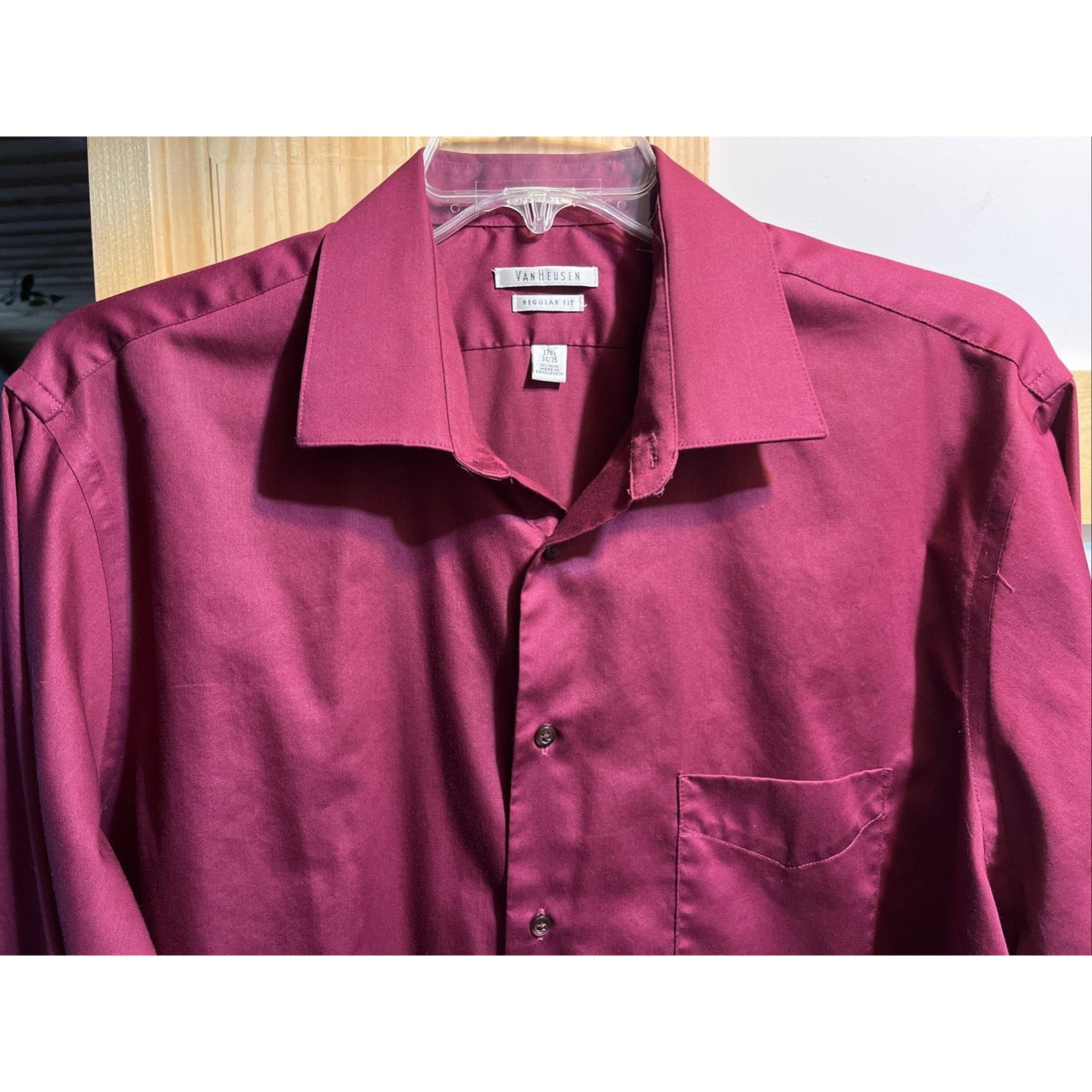 Van Heusen Mens Lux Sateen Red Long Sleeve Dress Shirt Size 17.5 34/35