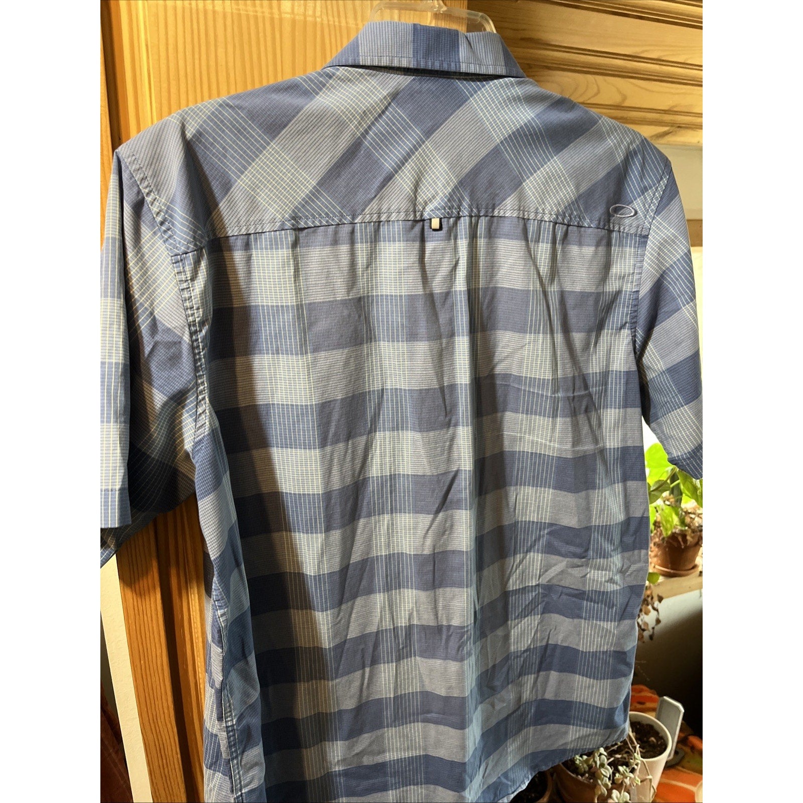 Oakley Shirt Mens Blue Casual Large Short Sleeve Button Up Plaid Hiking Fishing