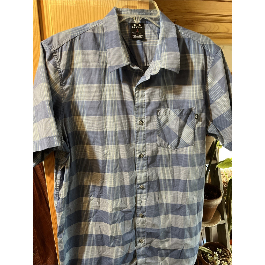 Oakley Shirt Mens Blue Casual Large Short Sleeve Button Up Plaid Hiking Fishing