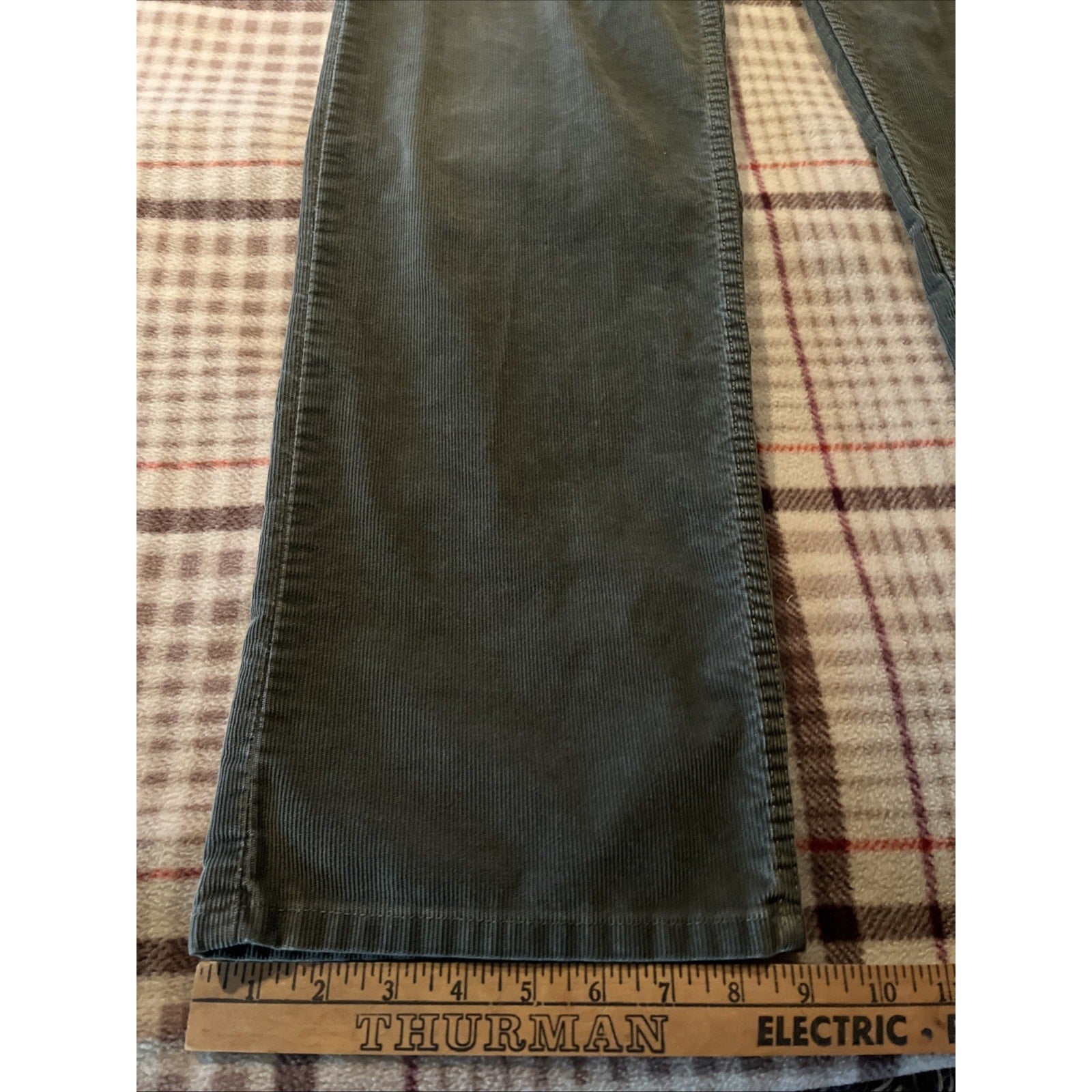 VTG Levi's 559 Relaxed Straight Corduroy Pants Mens 35x35 Olive Green 5 Pocket
