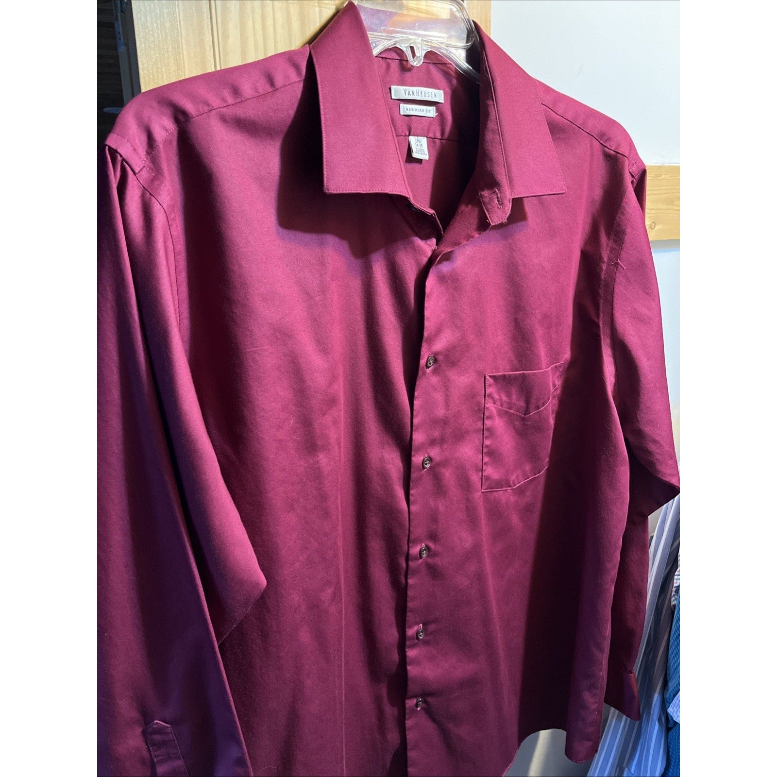 Van Heusen Mens Lux Sateen Red Long Sleeve Dress Shirt Size 17.5 34/35