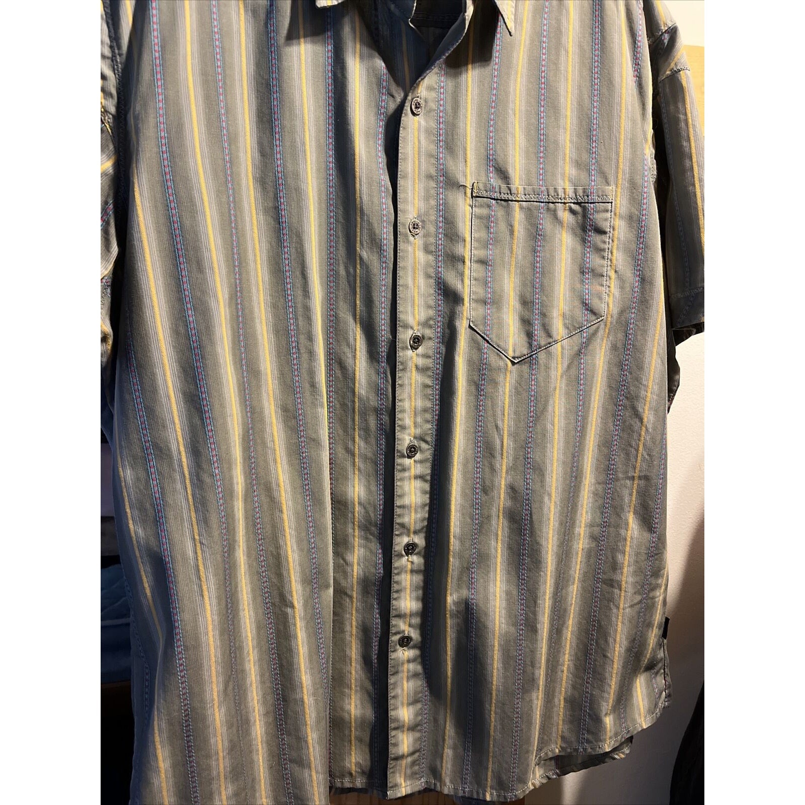 Kuhl Men's Sz L Gray Striped Button Down Short Sleeve Pocket Cotton Poly Shirt