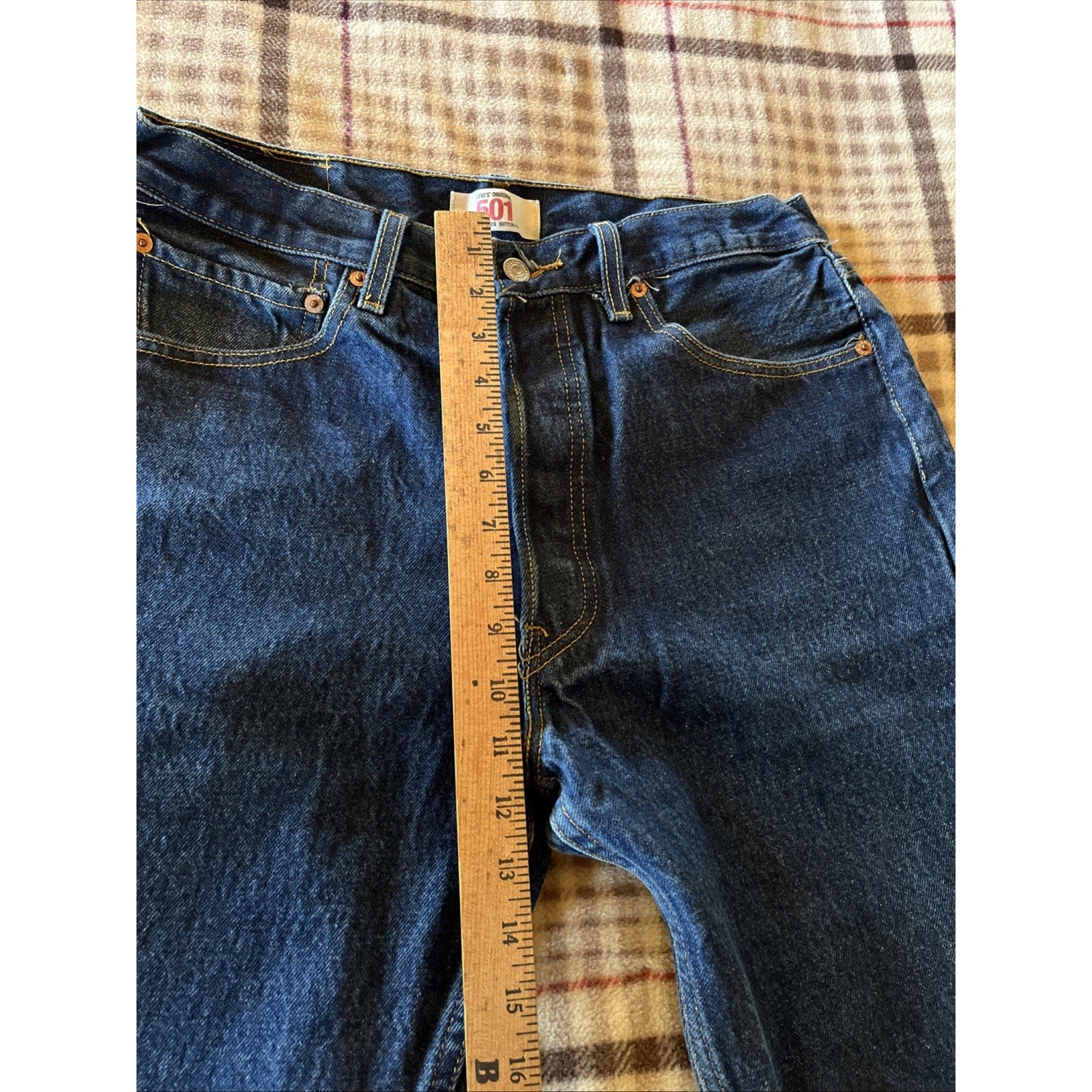 Vtg Levis 501xx Jeans Blue Denim Button Fly Medium Wash Y2K 2000s Mens 32x31