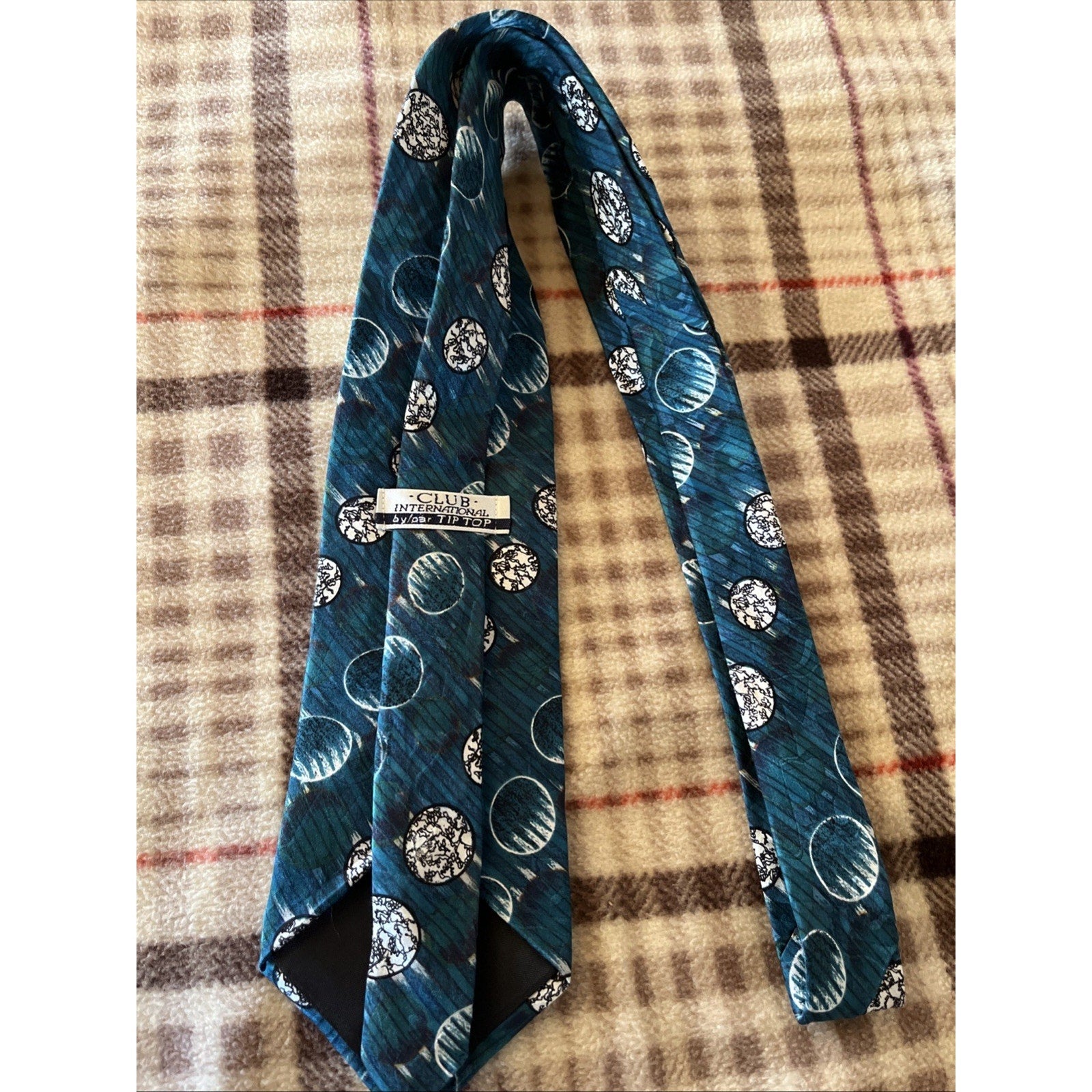Club International By Par Tip Top Tie Vtg 100% Silk Canadian Fabric Blue Moon