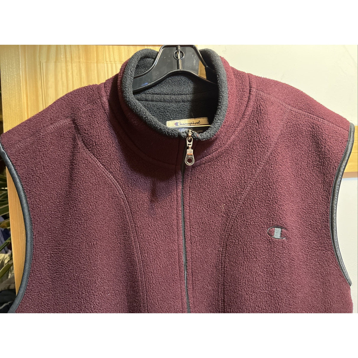 Champion Men’s Large Burgundy Red Fleece Vest Polyester Full Zip Outdoor Travel