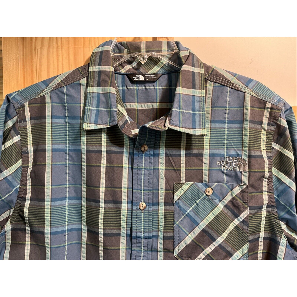 The North Face Men’s Shirt L Blue Plaid Button Up Short Sleeve Pocket Hiking EUC