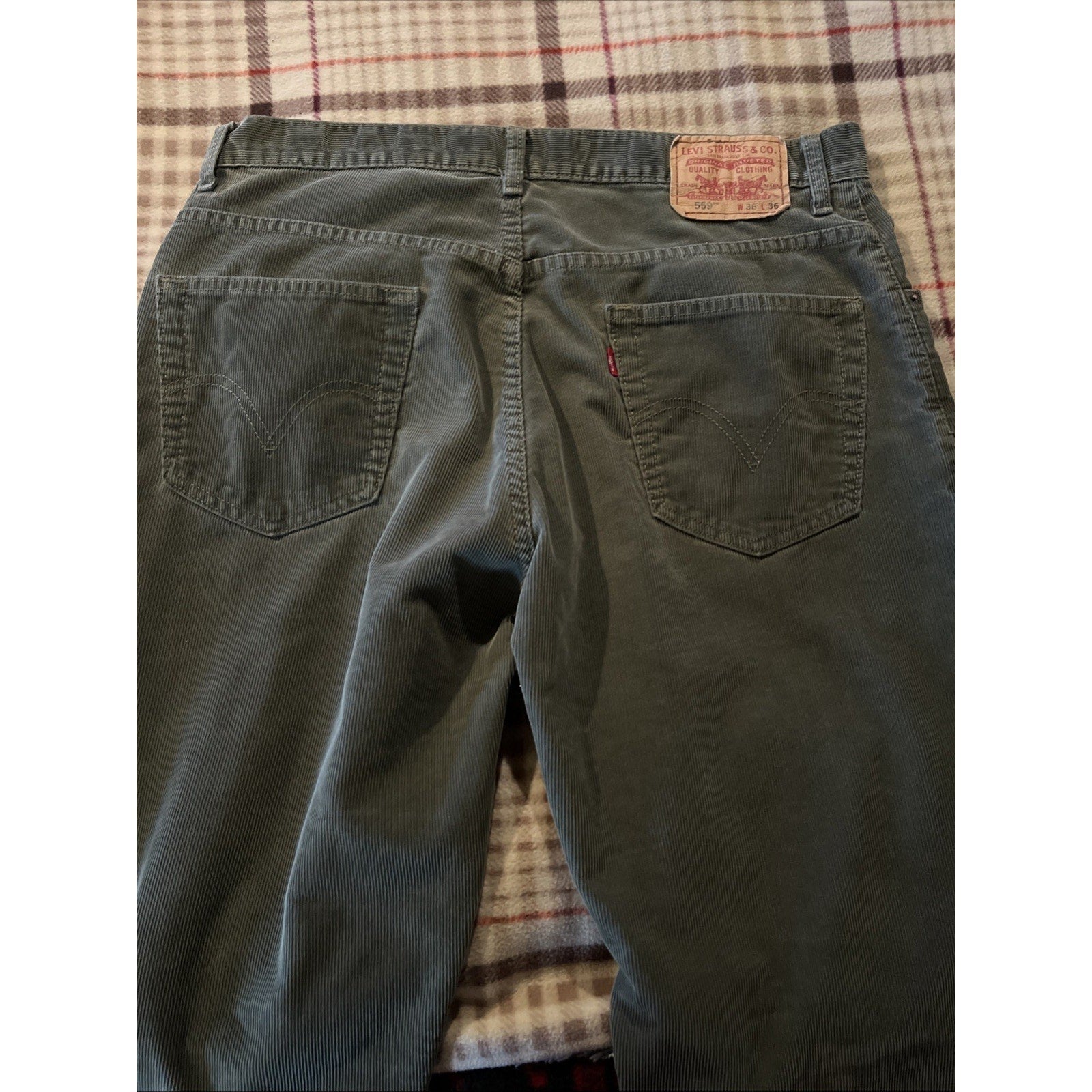 VTG Levi's 559 Relaxed Straight Corduroy Pants Mens 35x35 Olive Green 5 Pocket