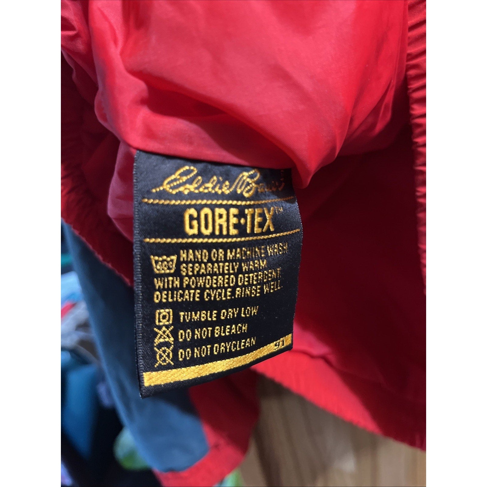 Vintage 90s Eddie Bauer Gore-Tex color-block anorak jacket men’s M Red Black