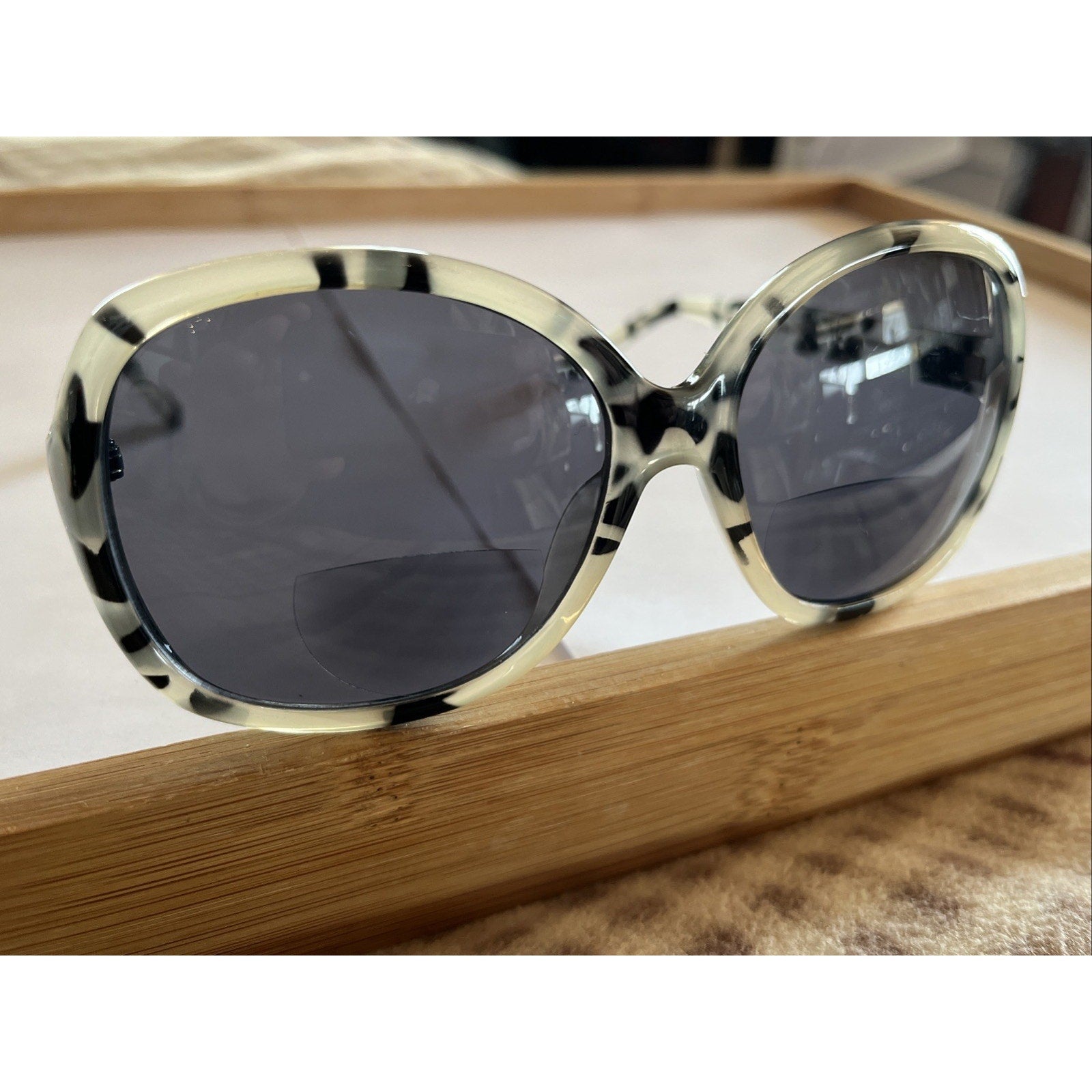 A.J. Morgan 62193 Gray Tortoise Sunglasses 59-16-142 Womens UV400 Oversized