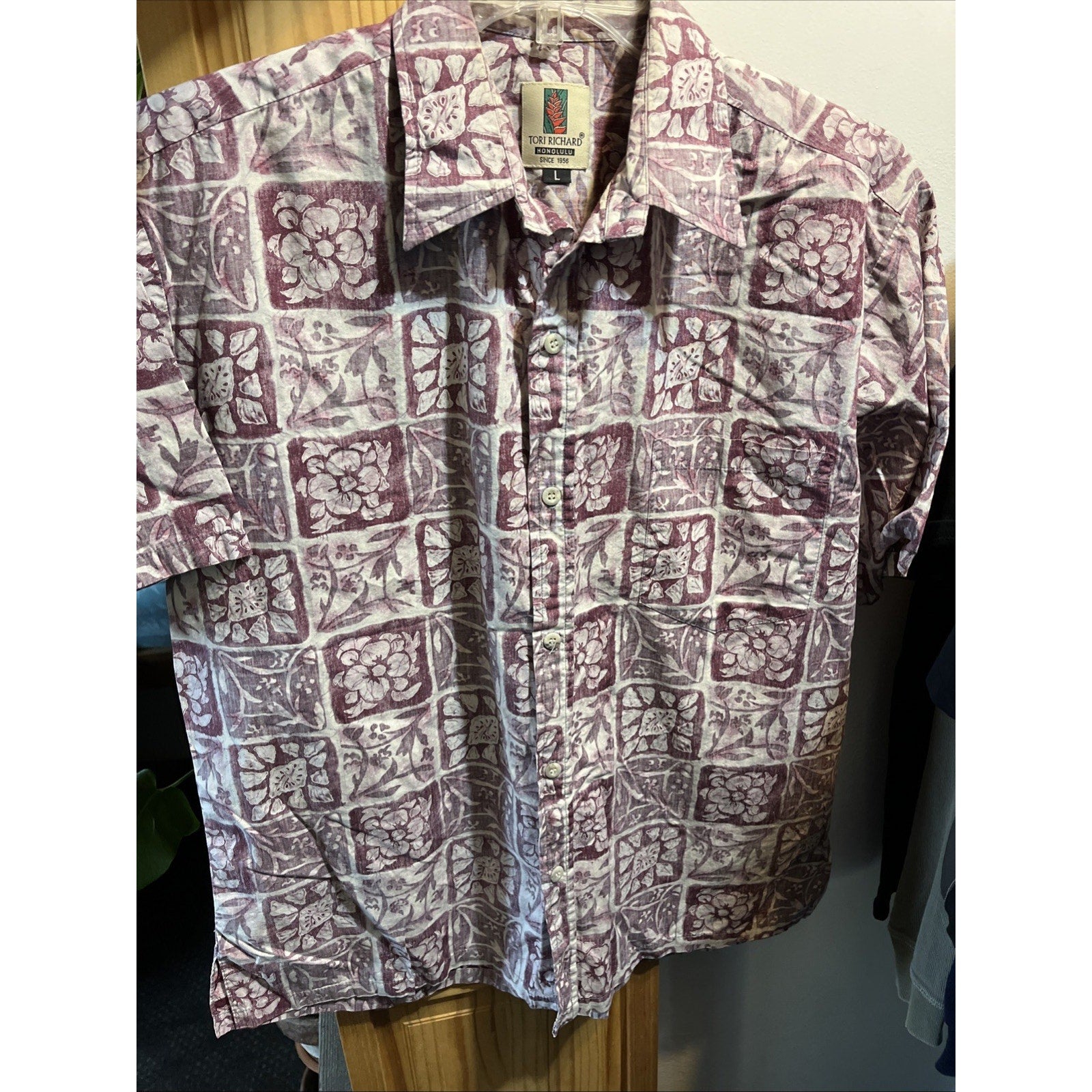 Tori Richard Vintage Men’s L Red Floral SS Button Down Cotton Hawaiian Shirt