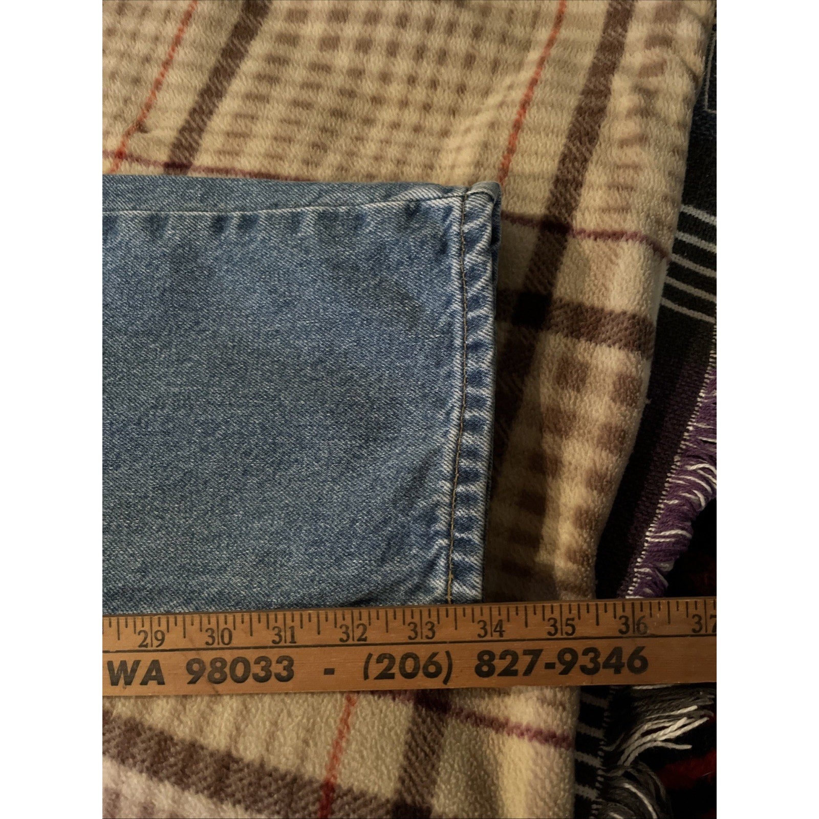 Carhartt B17 Jeans Men’s 36x34 Denim Med Wash Workwear Travel Outdoor Blue Cotton