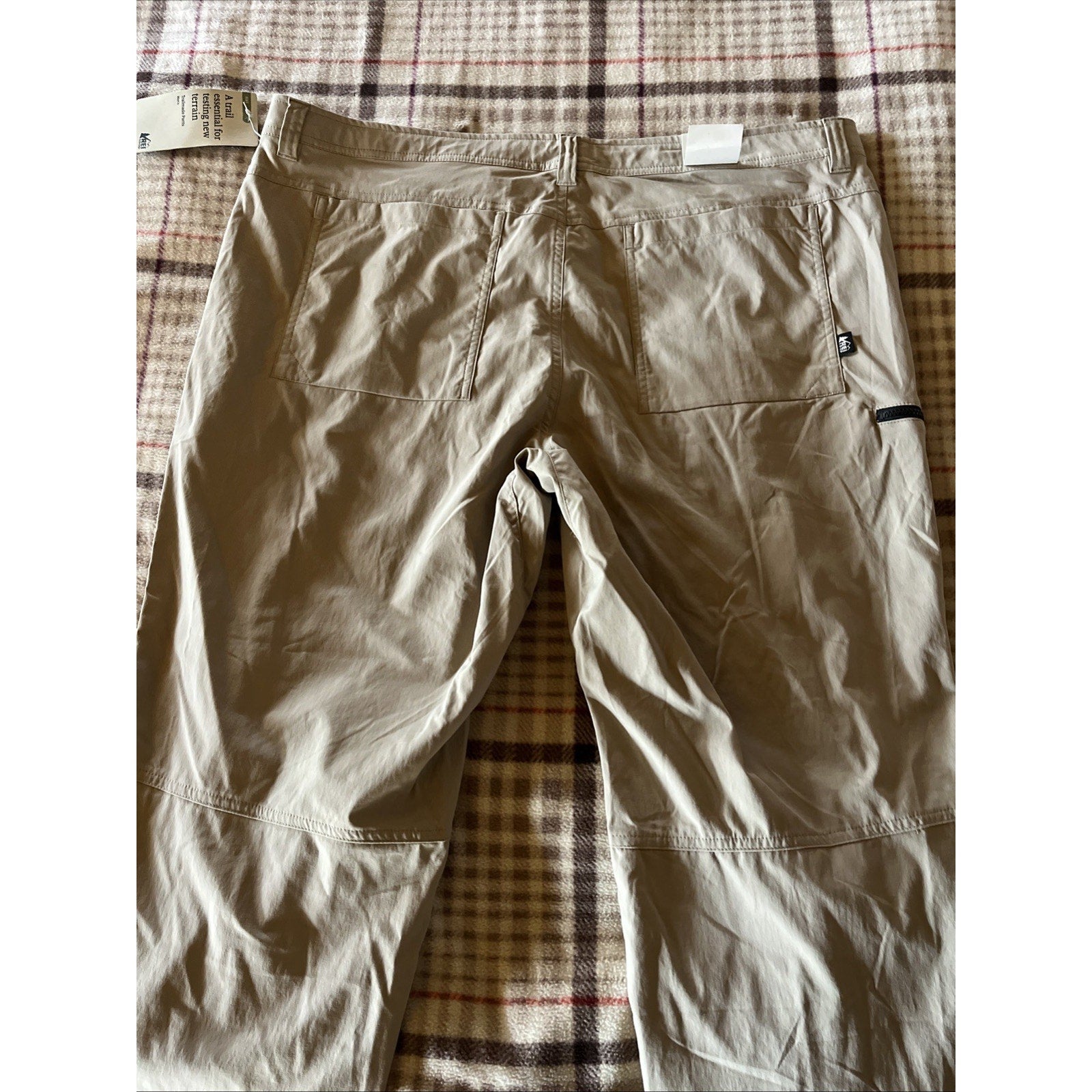 REI CO-OP Mens TRAILMADE PANTS Sz 40x30 Mushroom Taupe UPF 50 Cargo Hiking NWT