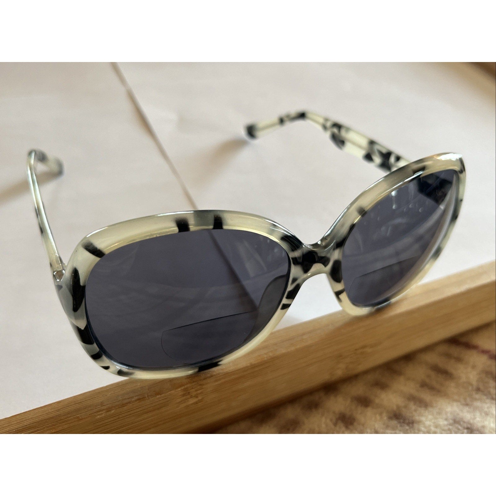 A.J. Morgan 62193 Gray Tortoise Sunglasses 59-16-142 Womens UV400 Oversized