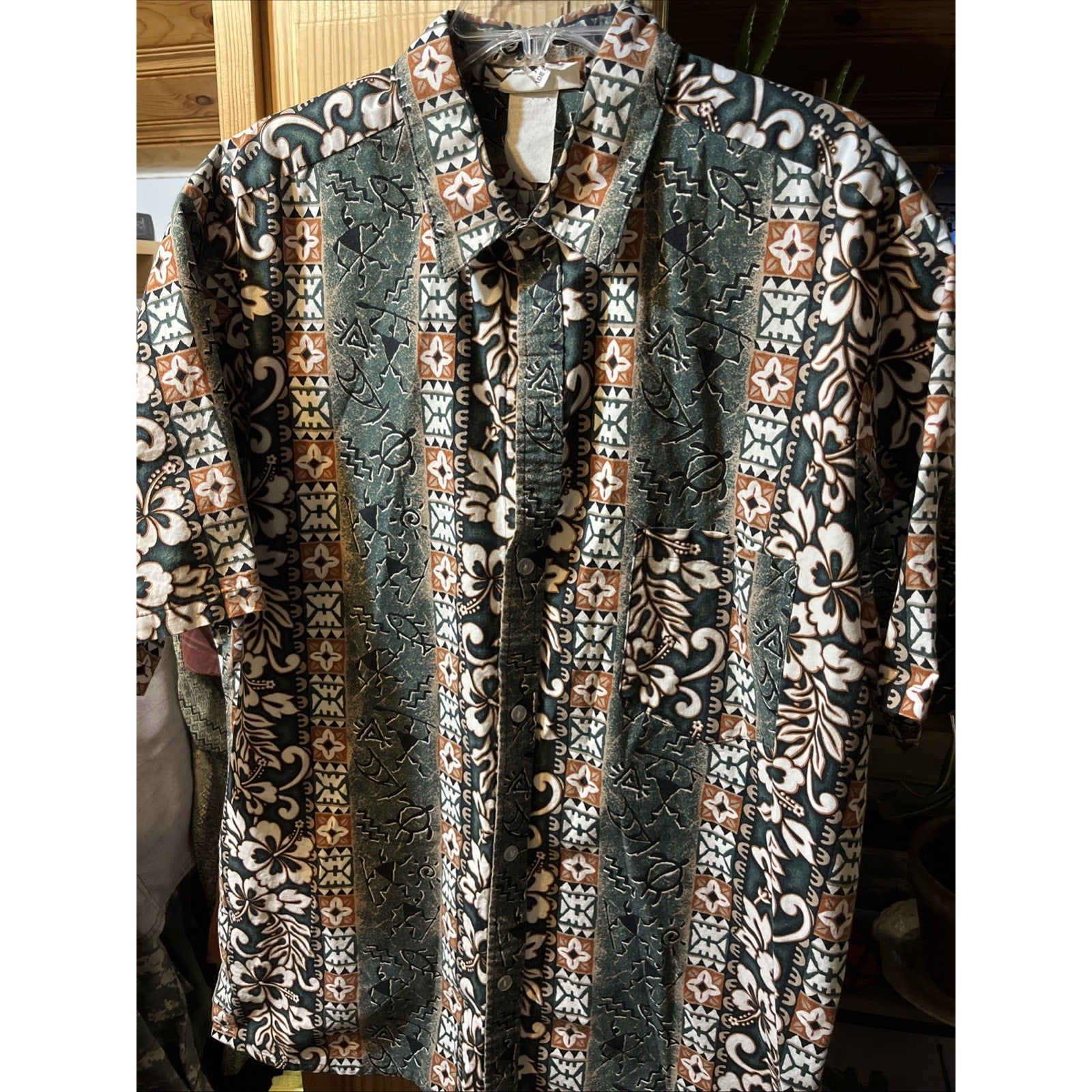 Malihini Vintage Men’s XXL Green Tribal Short Sleeve Button Up Hawaiian Shirt