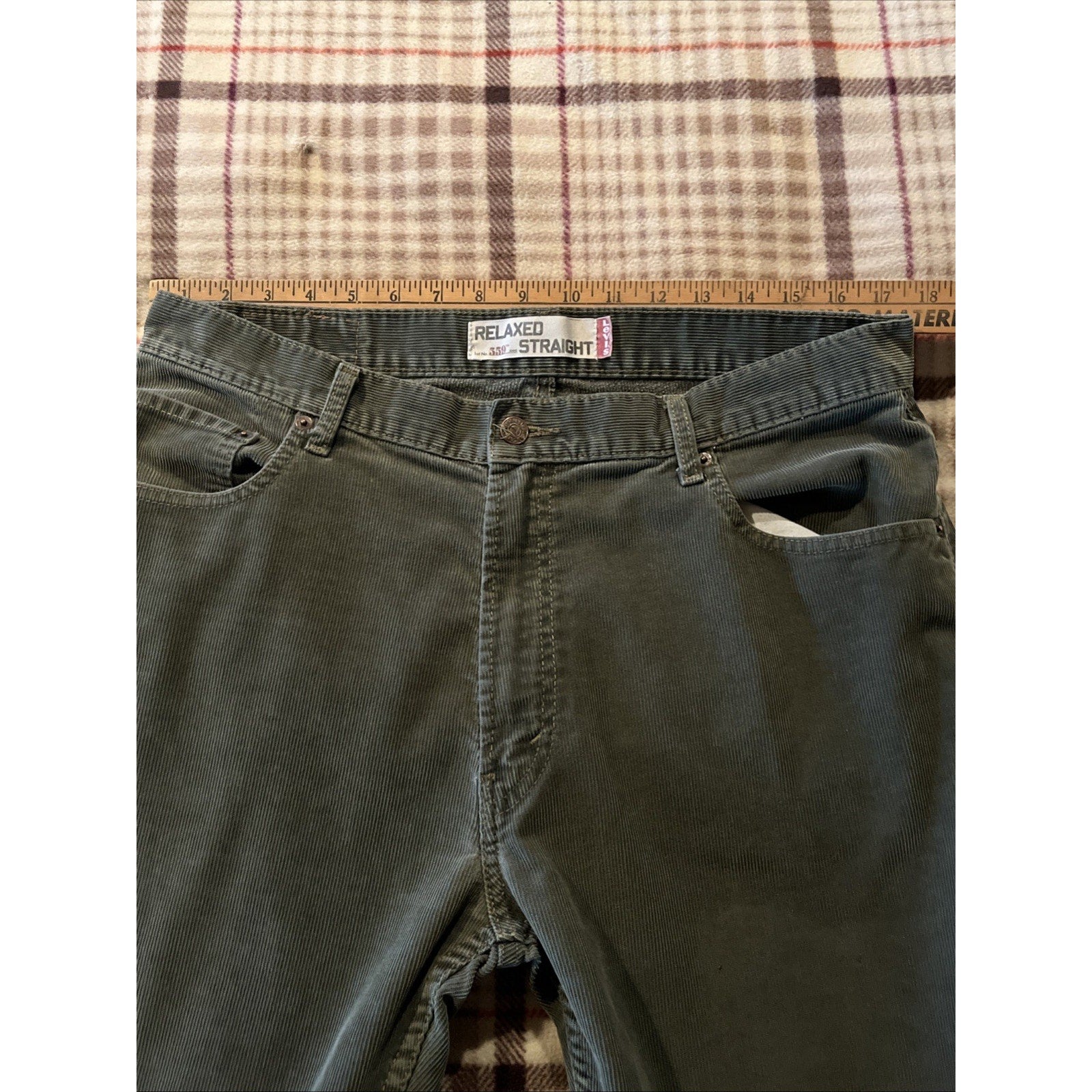 VTG Levi's 559 Relaxed Straight Corduroy Pants Mens 35x35 Olive Green 5 Pocket