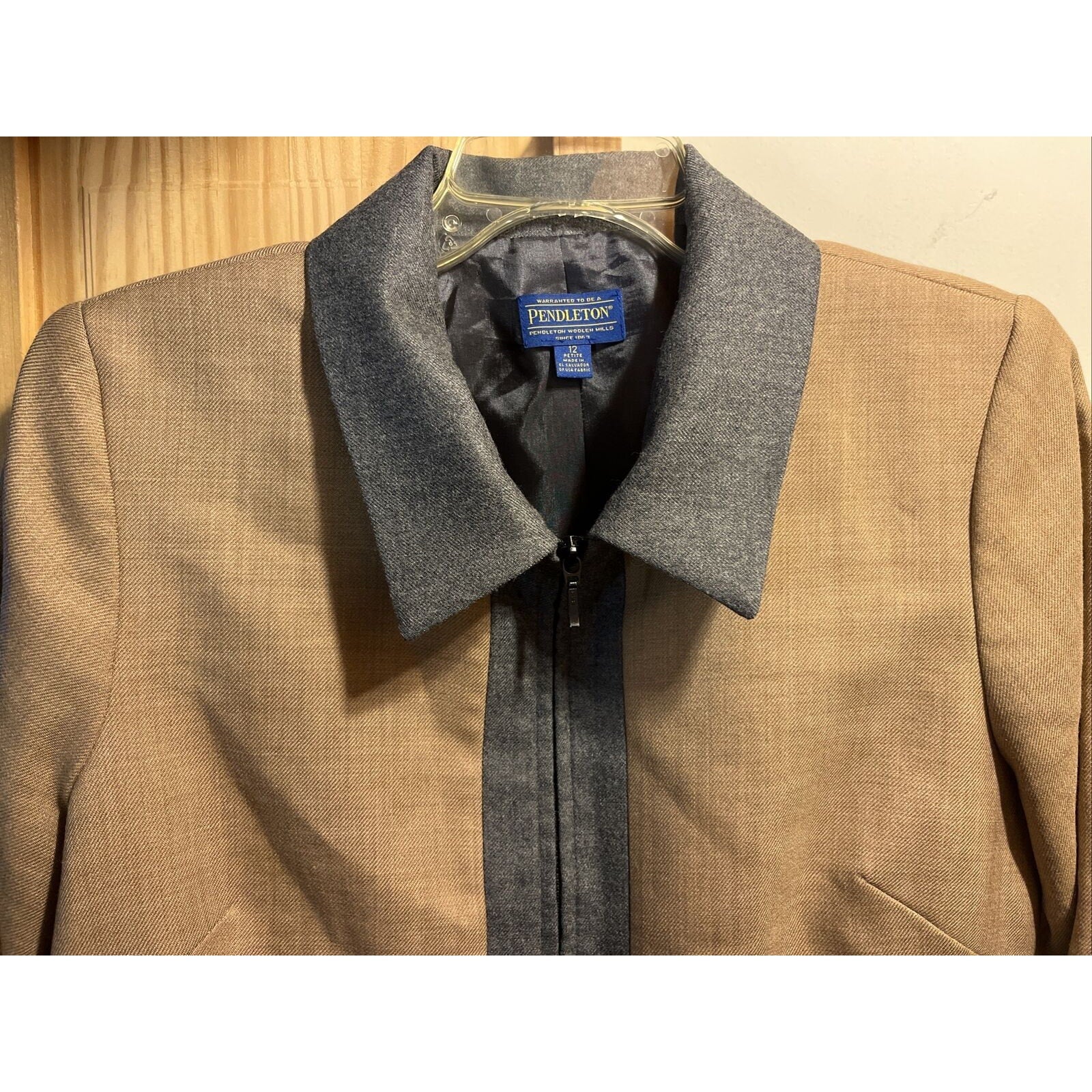 Pendleton Women’s 12 Petite Brown Virgin Wool Long Sleeve Full Zip Blazer Jacket