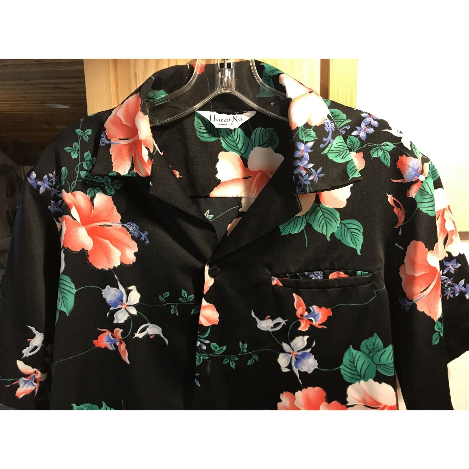Hawaii Nei Honolulu Vintage Men’s L Black Floral Short Sleeve Button Shirt