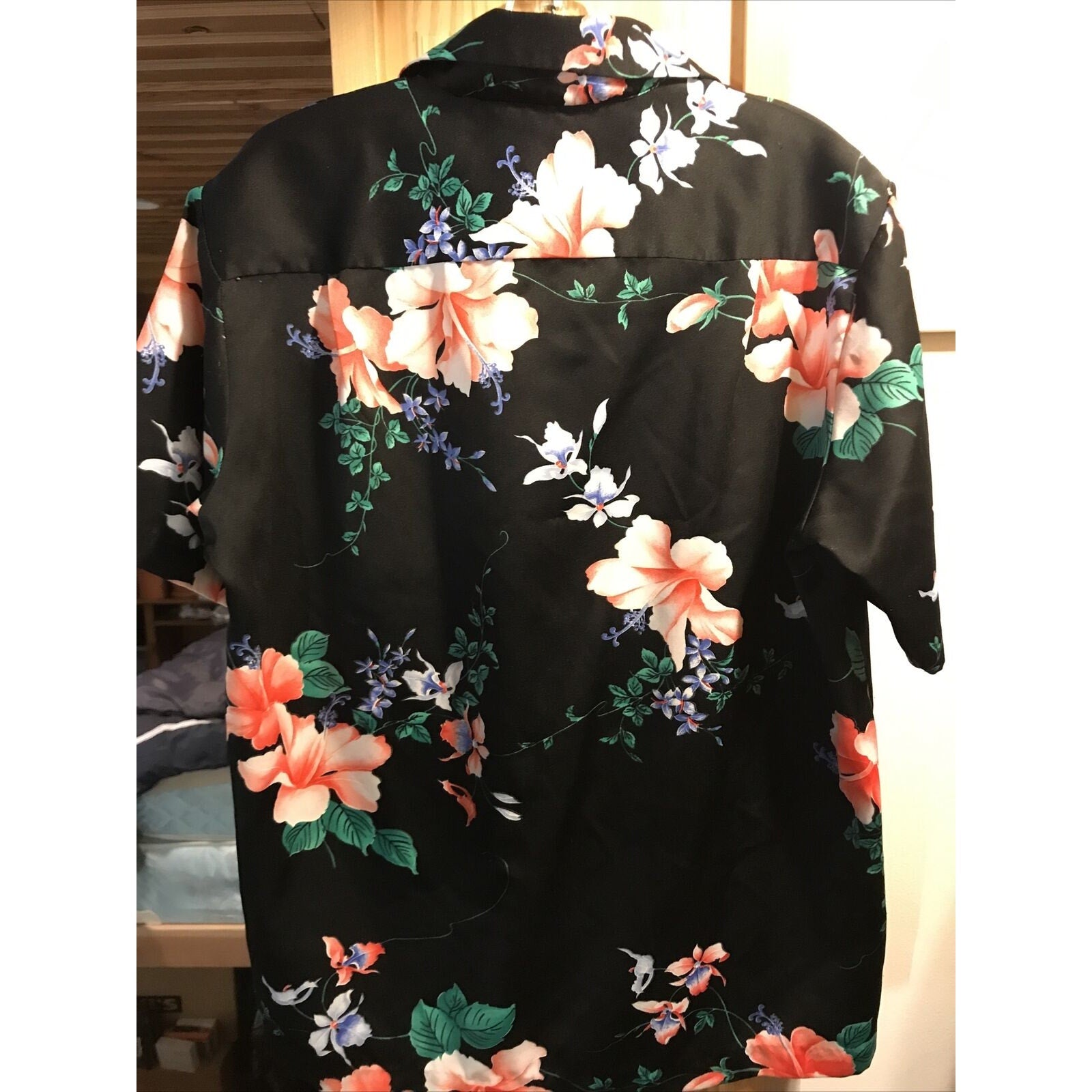 Hawaii Nei Honolulu Vintage Men’s L Black Floral Short Sleeve Button Shirt