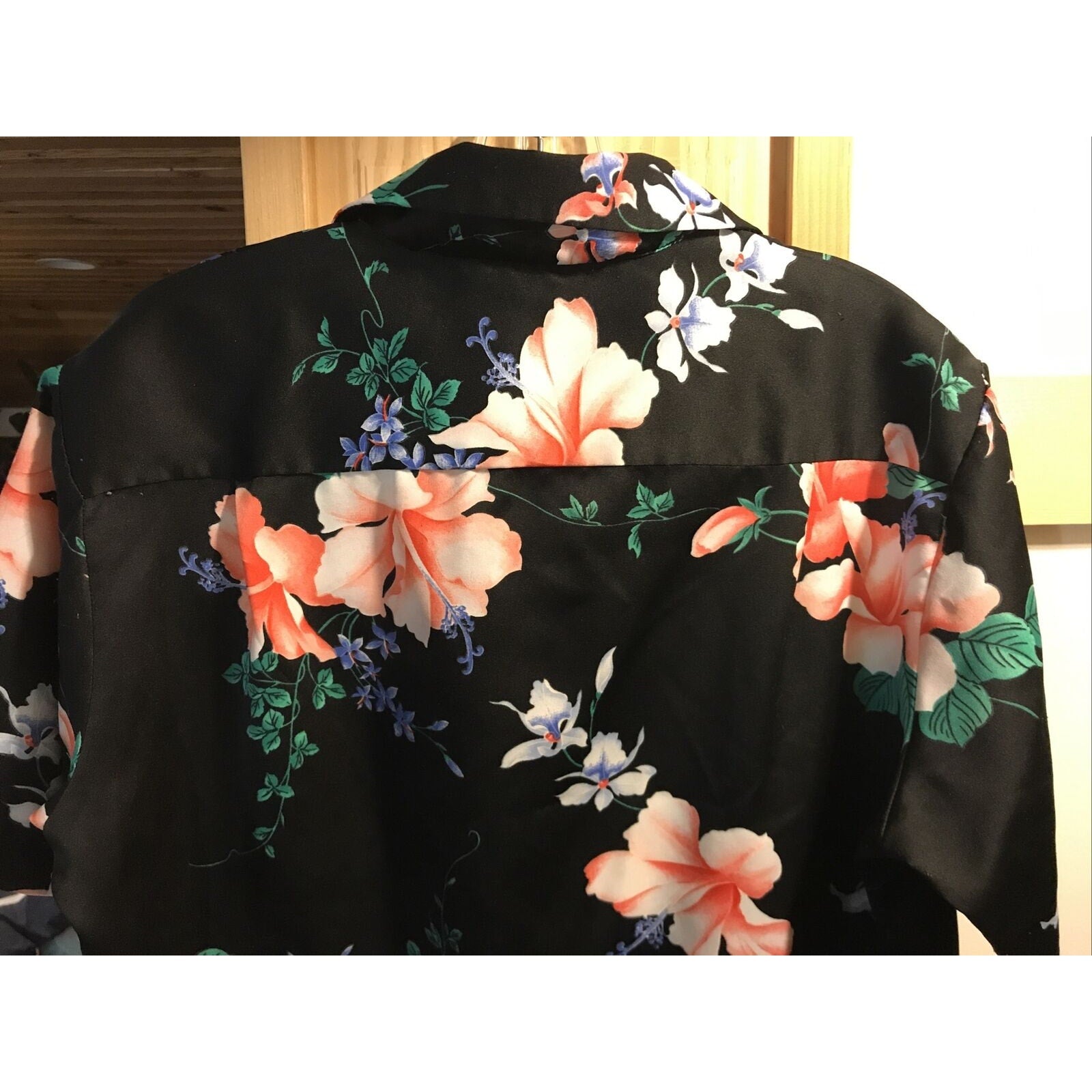 Hawaii Nei Honolulu Vintage Men’s L Black Floral Short Sleeve Button Shirt